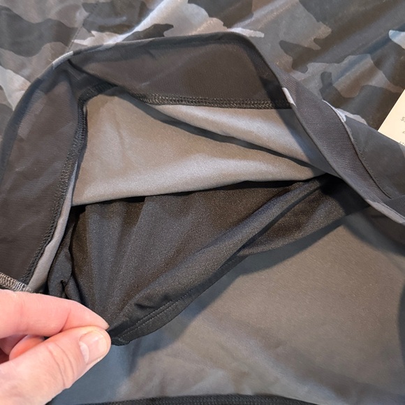 Mesh Racer Run Mid Rise 4" Short - Picture 4 of 8